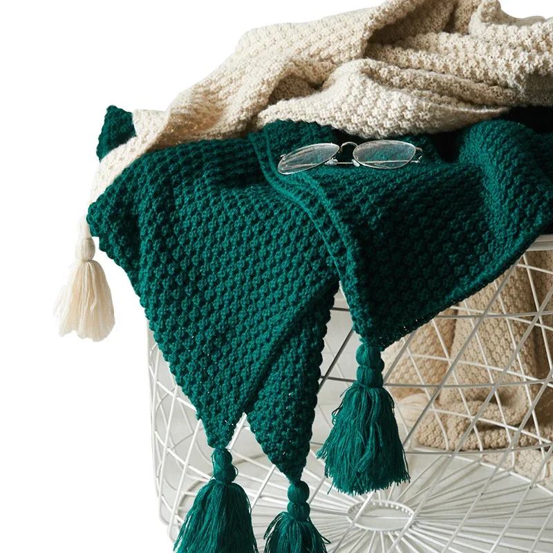 Gemütliche gestrickte Wolldecke mit elegantem Fransen
