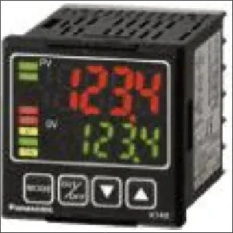 PANASONIC AKT4R111200 Temperatuurmeetrelais