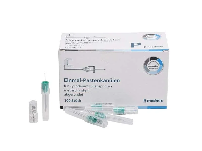Einmal-Pastenkanülen 21G 0,8 x 23mm mit Verpackung und Spritzenaufsätzen.