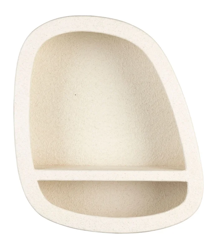 Wandregal Veda aus recyceltem Marmor in Beige mit zwei Fächern und abgerundeten Kanten, Gesamtansicht von vorne.