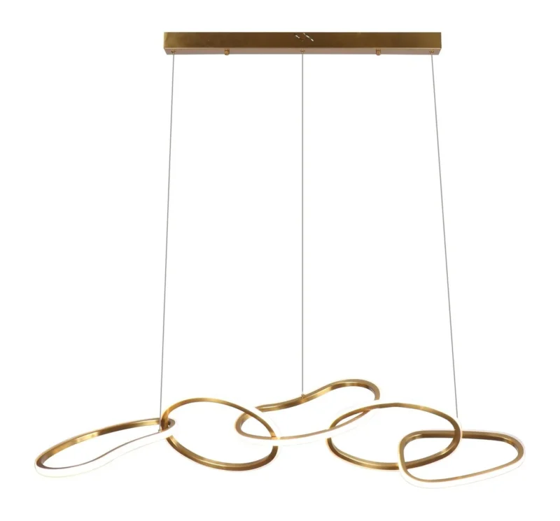 Pendelleuchte Flyn brushed gold mit drei geschwungenen Ringen aus Eisen an Stahlseilen, Gesamtansicht.