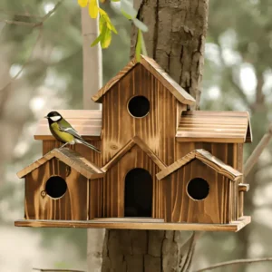 Brehn | Hängendes Holzvogelhaus