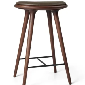 High Stool, braune Buche, Nuance Dark Brown Leder, 69 cm, niedriger Barhocker von Mater