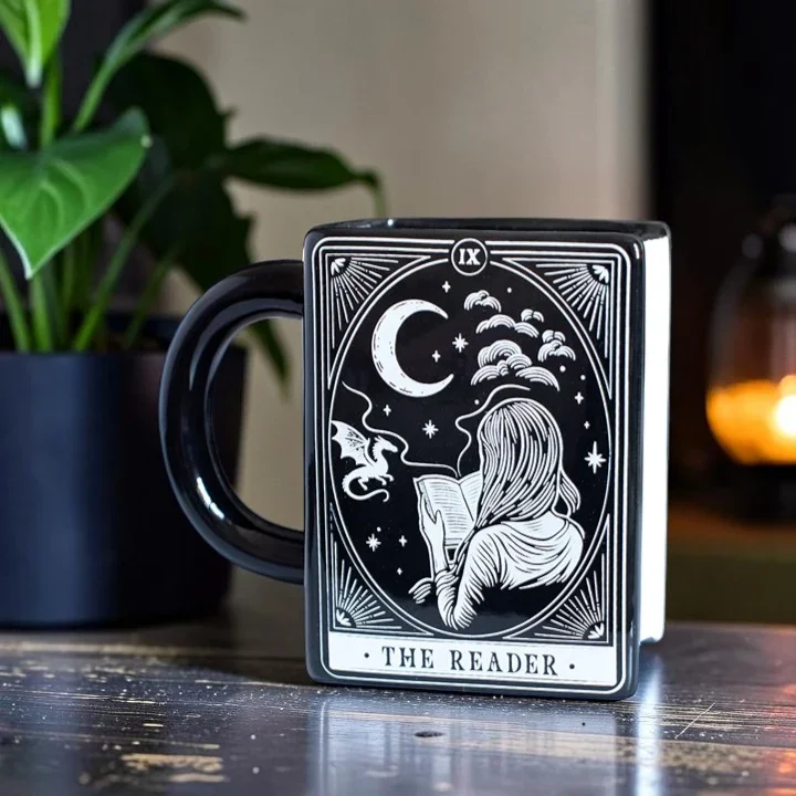 Mondleserin Zauberbuch Tasse in Buchform - Tarot Design The Reader